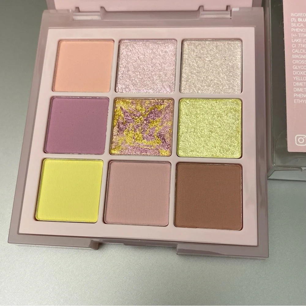 Huda Beauty Pastels Rose Eyeshadow Palette